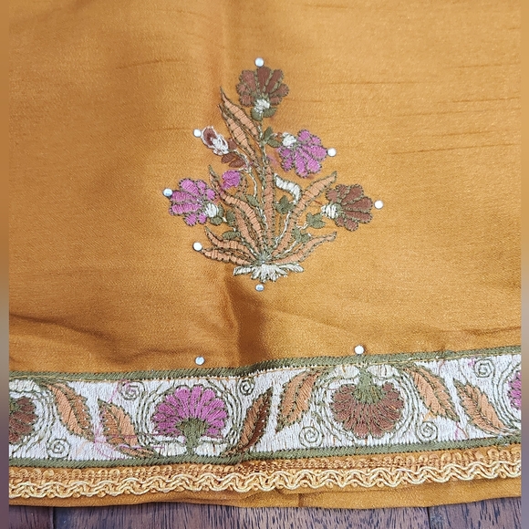 XS mustard gold suit - Picture 9 of 10